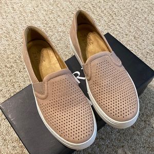 Naturalizer carly shoe